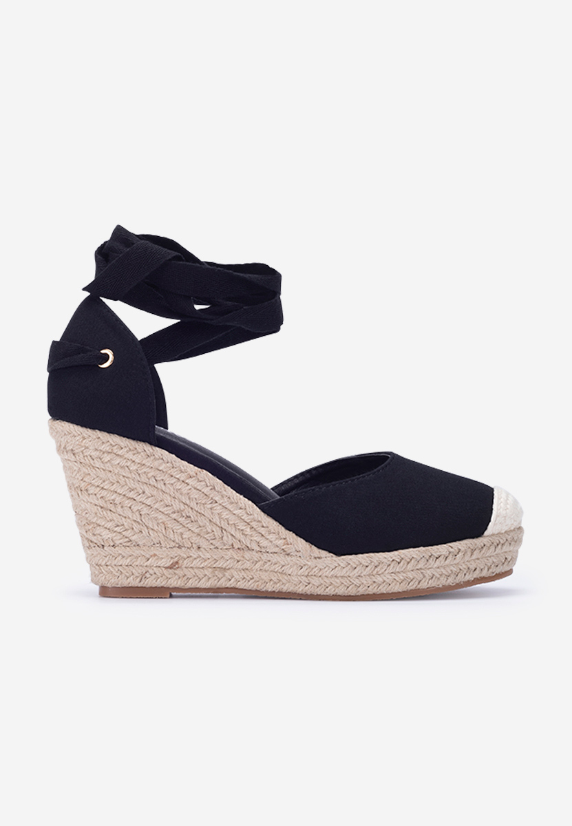 Czarne espadryle na koturnie Vilena