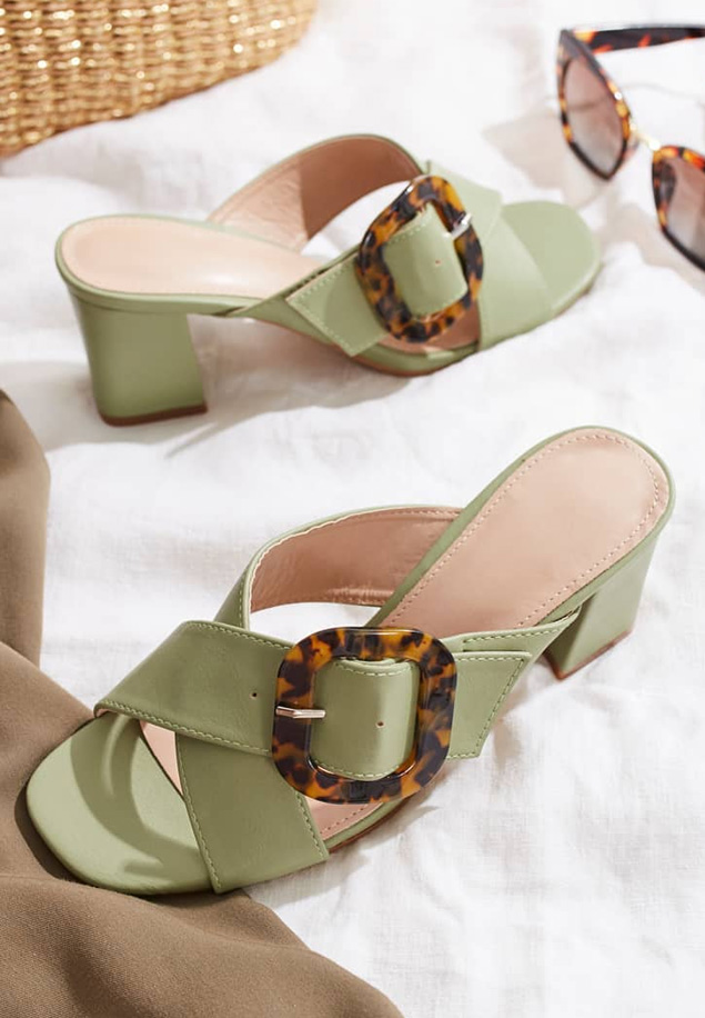 Zielone klapki na obcasie Berieda