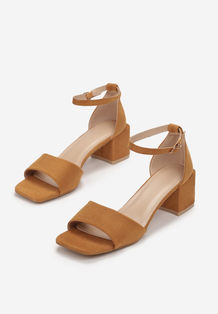  sandaly na obcasie Adriema Camel