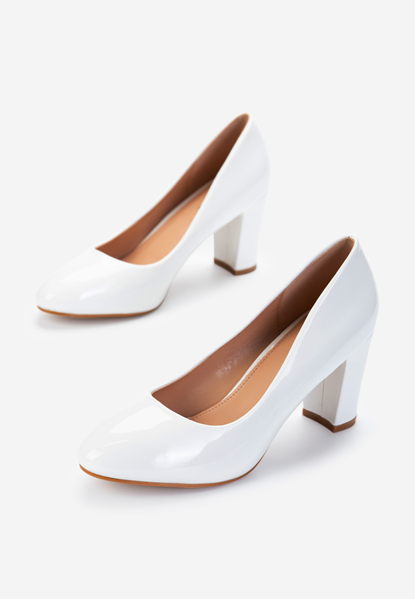 Białe szpilki na obcasie Chique