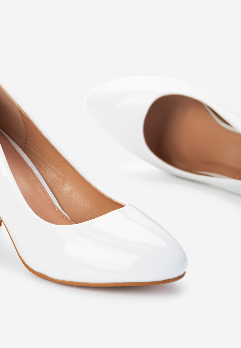 Białe szpilki na obcasie Chique