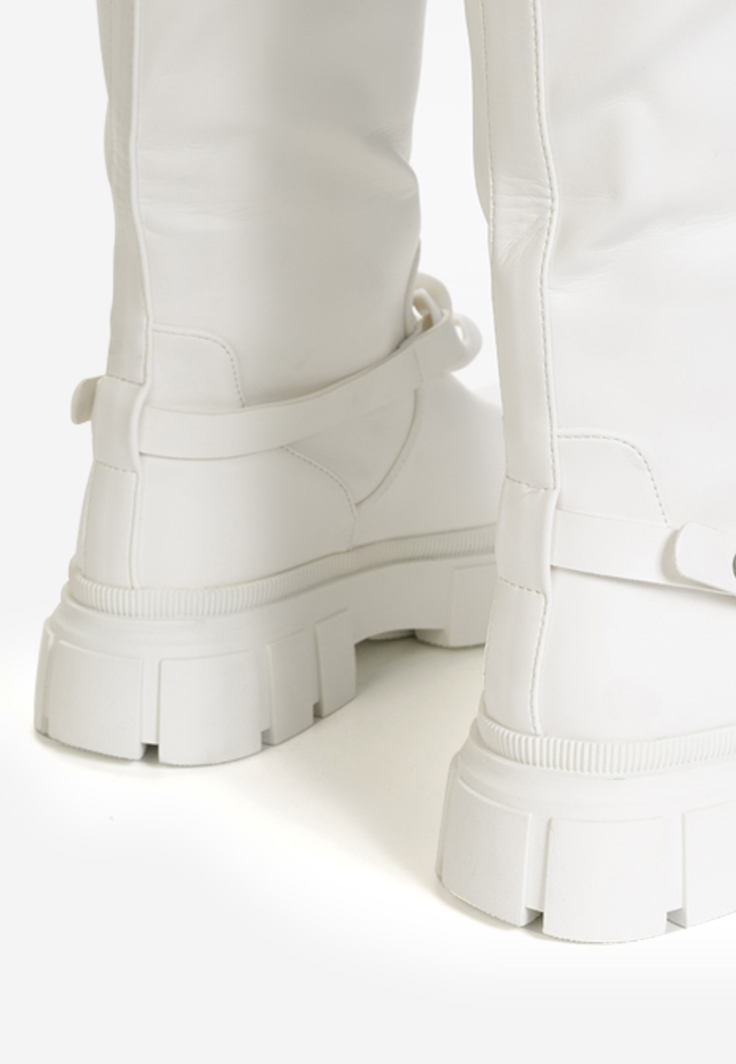 Białe kozaki damskie Mikka