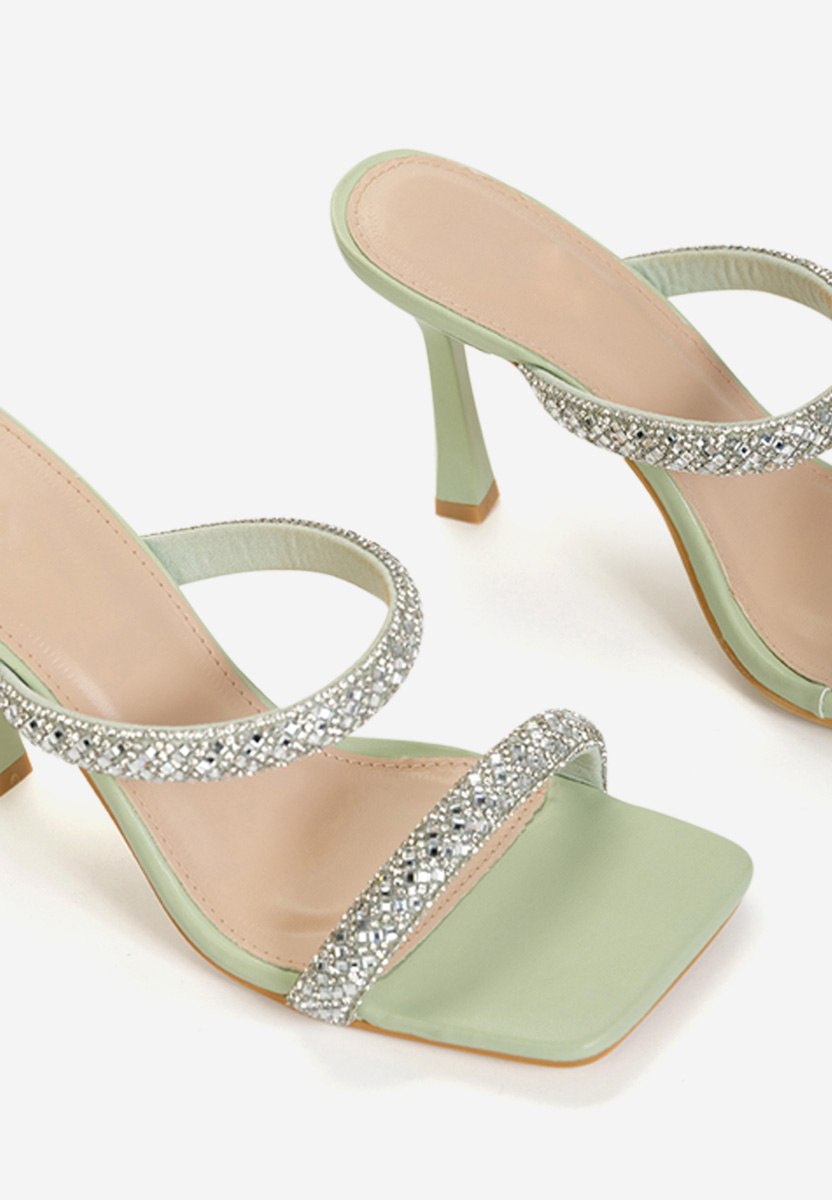 Zielone klapki na obcasie Adione