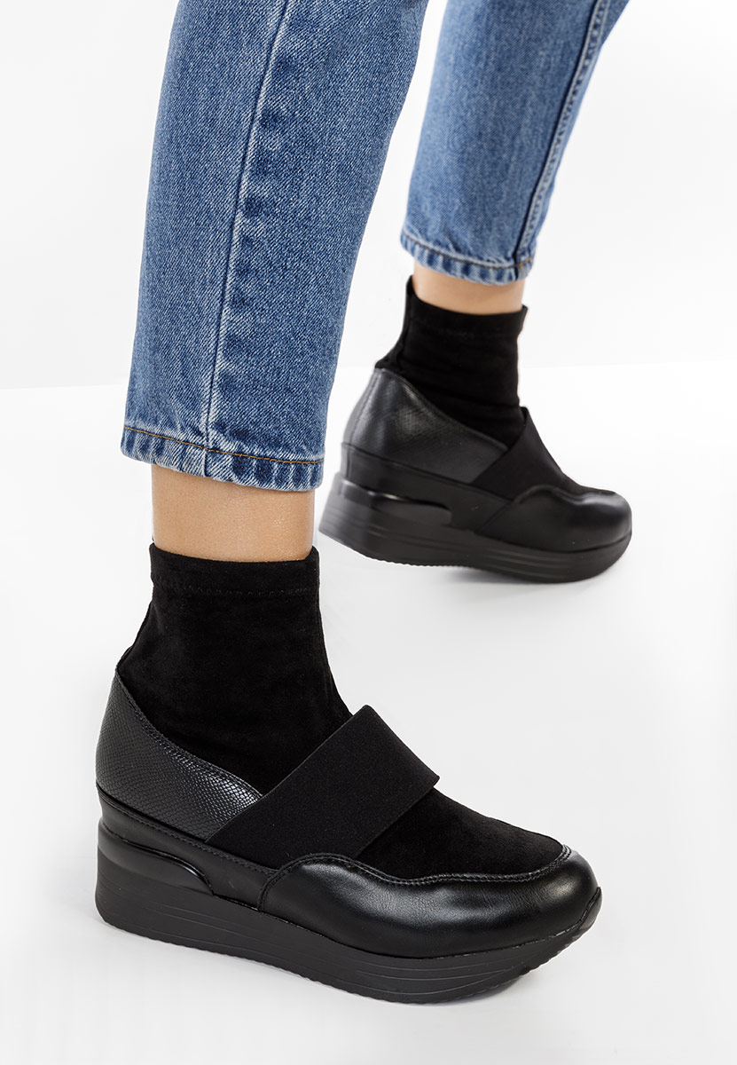 Czarne sneakersy na koturnie Soliana