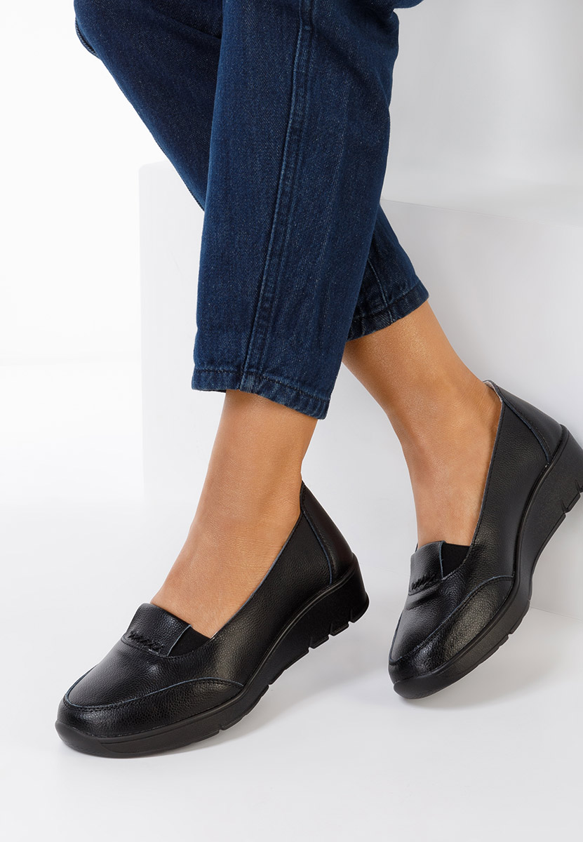 Czarne skórzane mokasyny Sandira