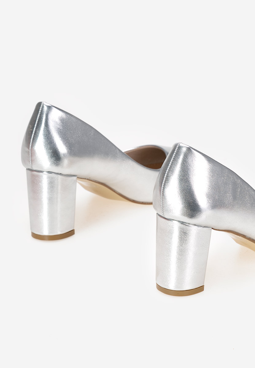 Srebrne czółenka na słupku Danza