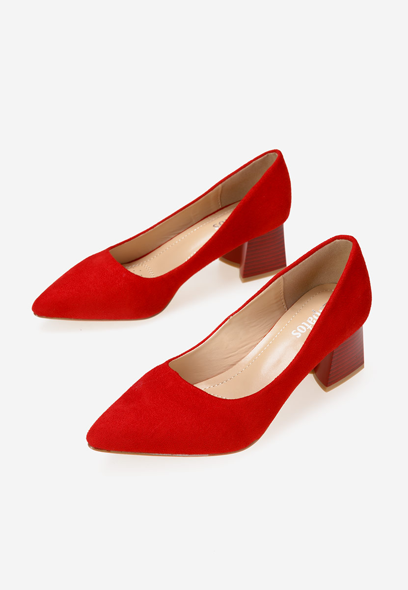 Czerwone czółenka na słupku Salma