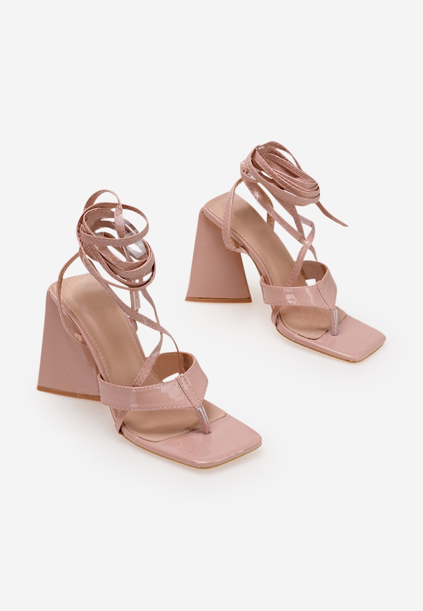 Beżowe sandały wiązane Nacosia