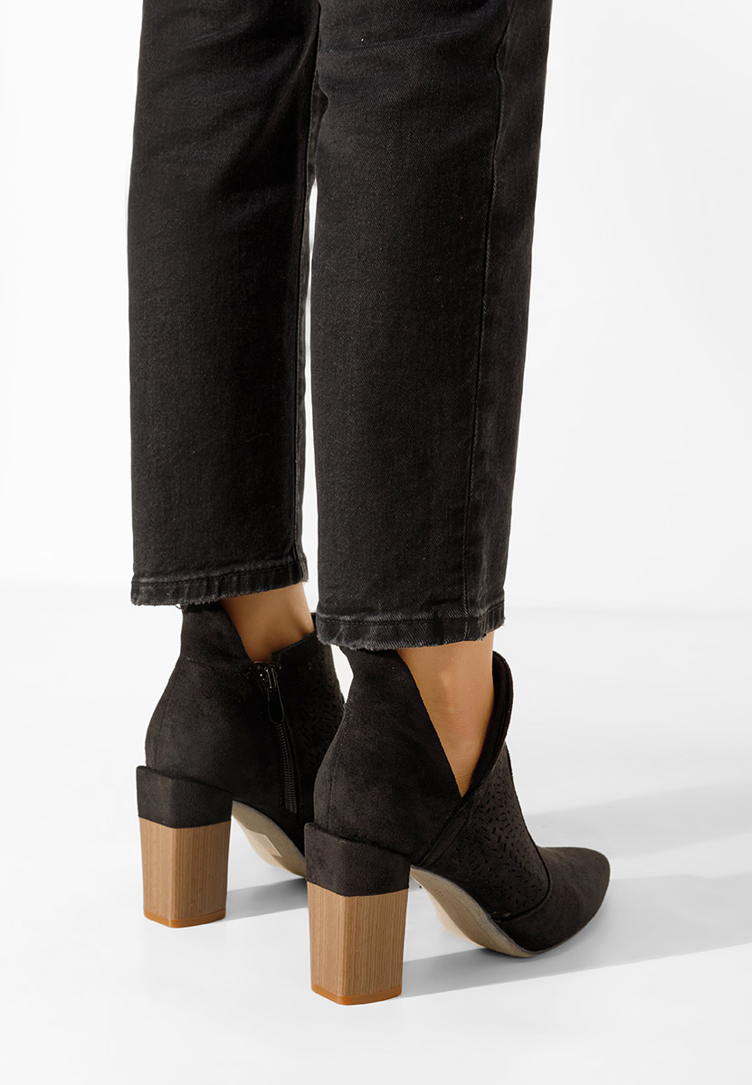 Czarne botki ażurowe Olvera