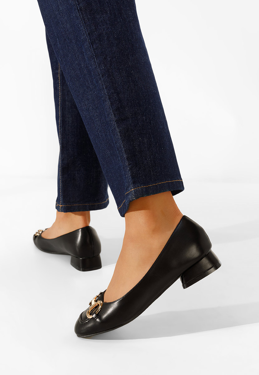 Czarne czółenka na niskim obcasie Escana