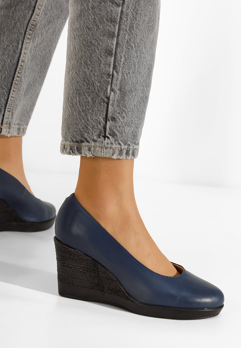 Granatowe czółenka na koturnie Zolia