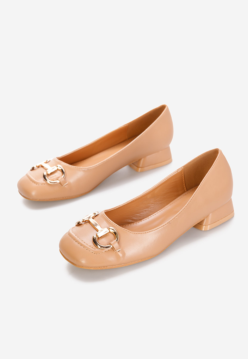 Beżowe czółenka na niskim obcasie Escana