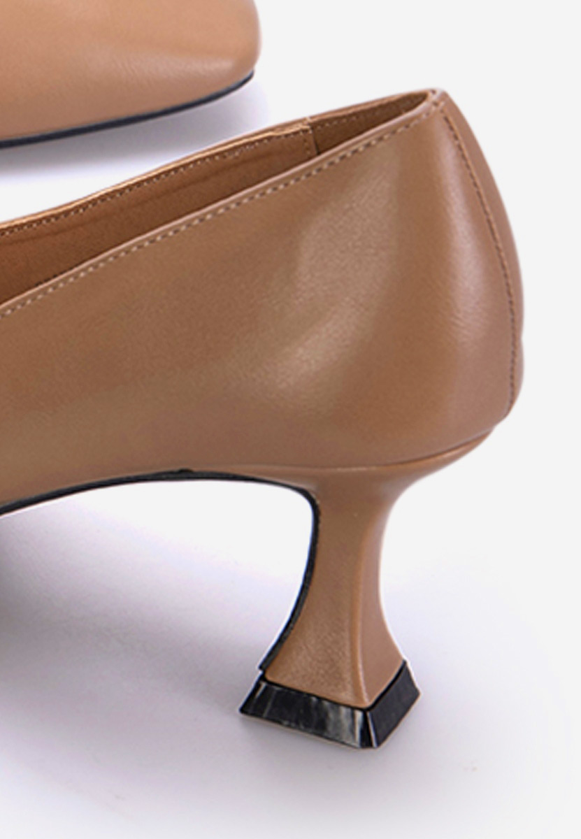 Khaki czółenka na słupku Quintana