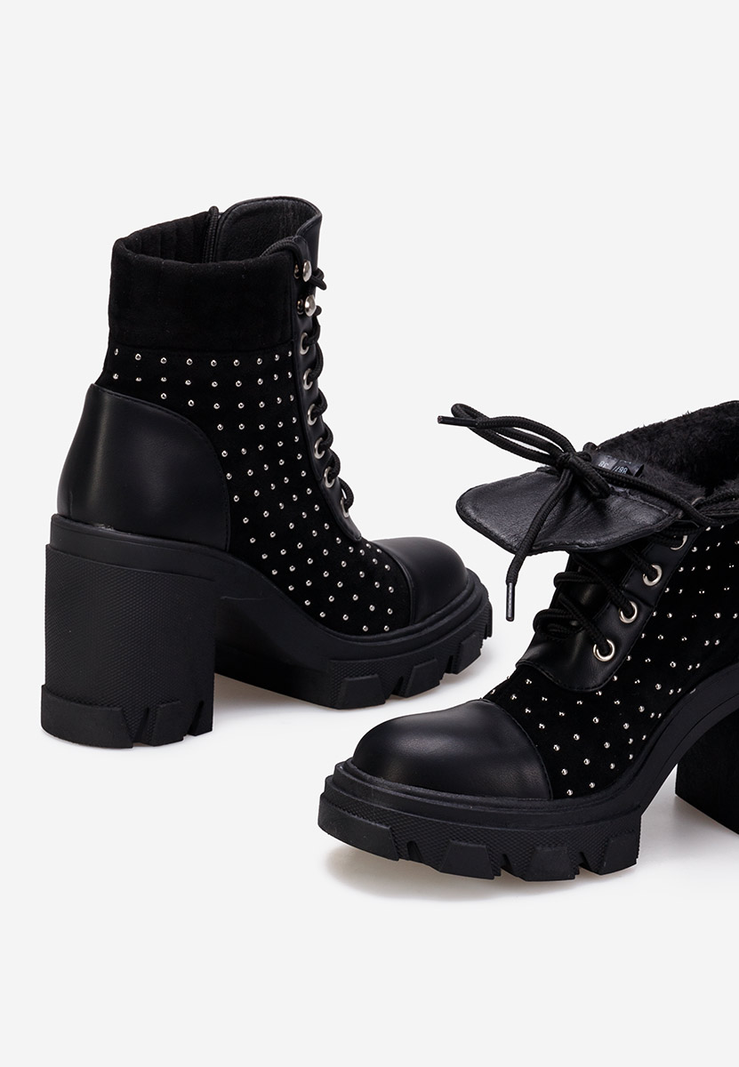 Czarne botki na słupku Molina