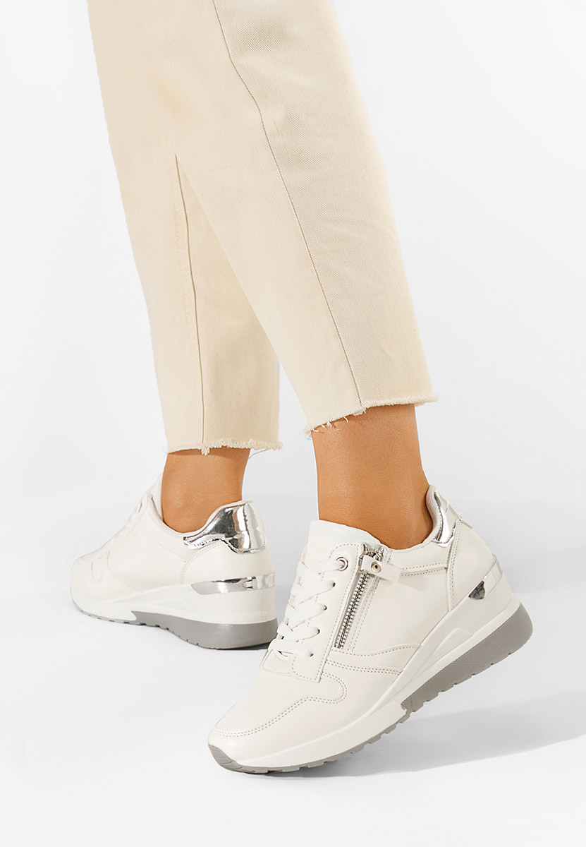 Białe sneakersy na koturnie Rafina