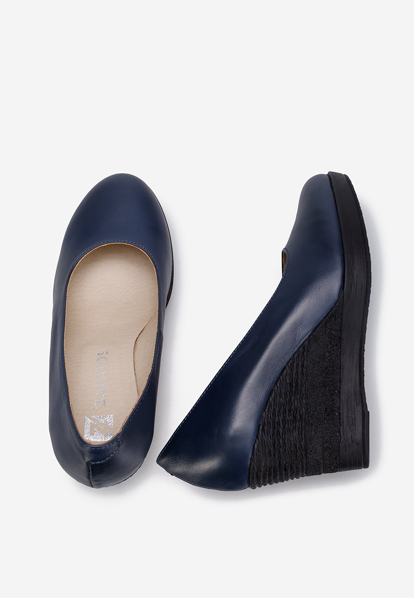 Granatowe czółenka na koturnie Zolia