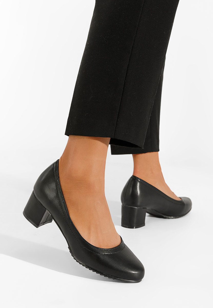 Czarne czółenka na niskim słupku Zinia