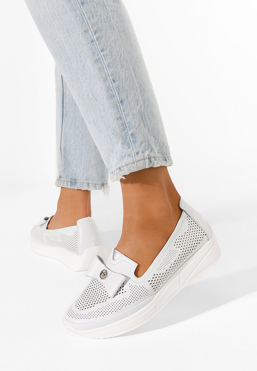 Białe mokasyny damskie Cinthya