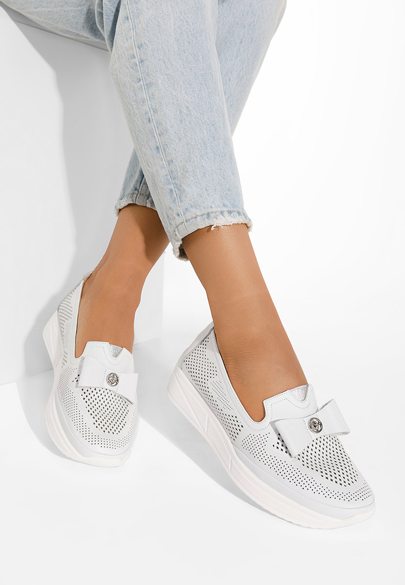 Białe mokasyny damskie Cinthya