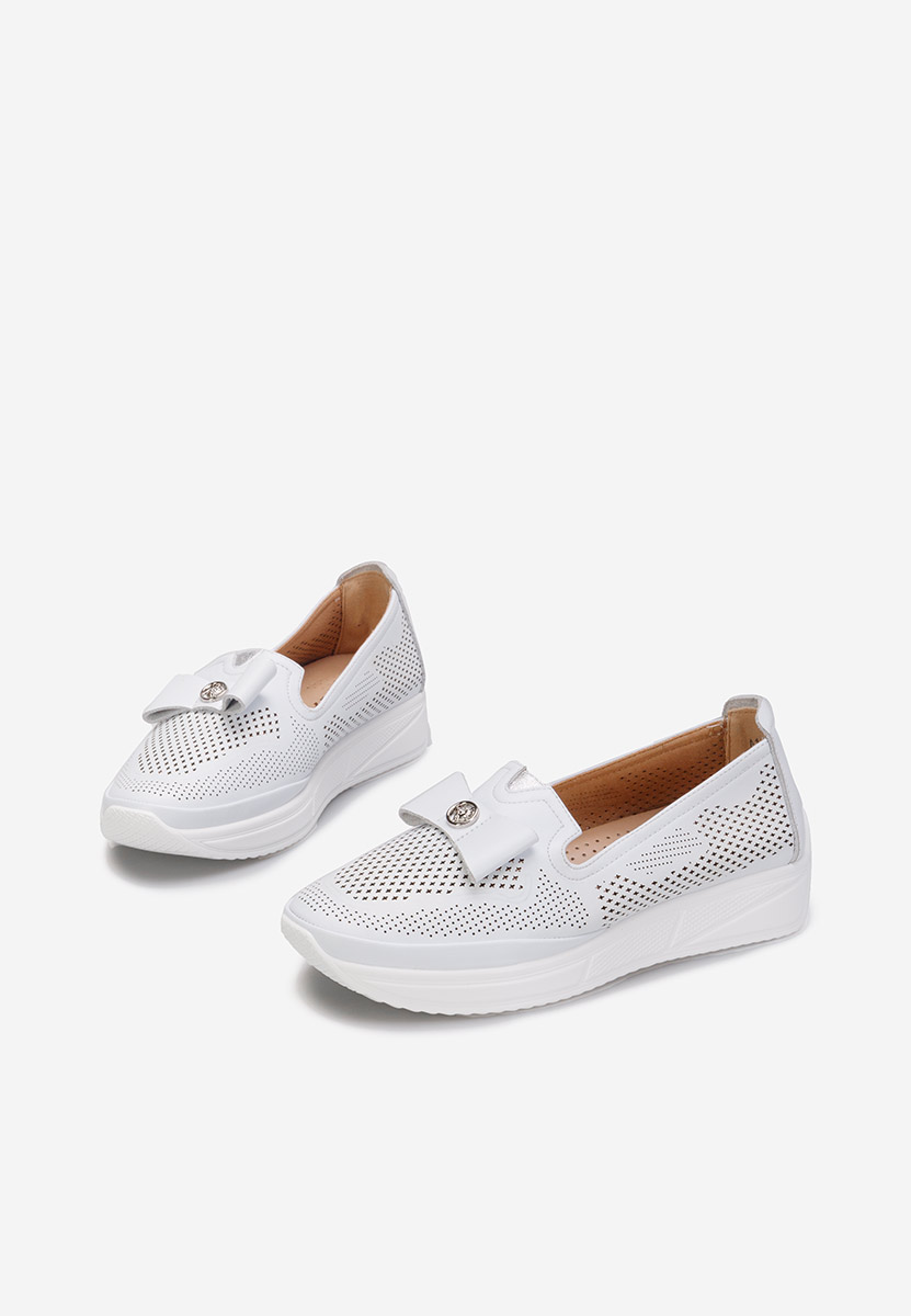 Białe mokasyny damskie Cinthya