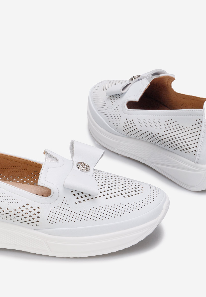 Białe mokasyny damskie Cinthya