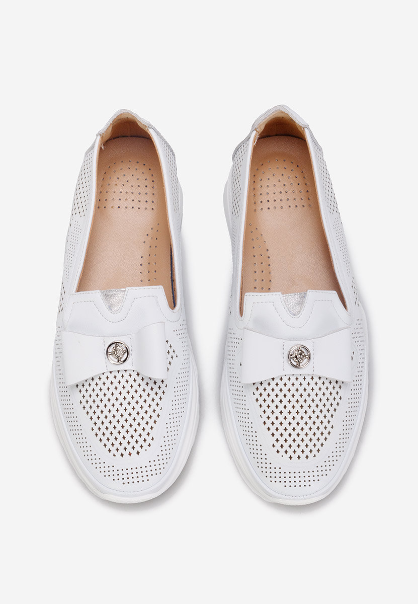 Białe mokasyny damskie Cinthya