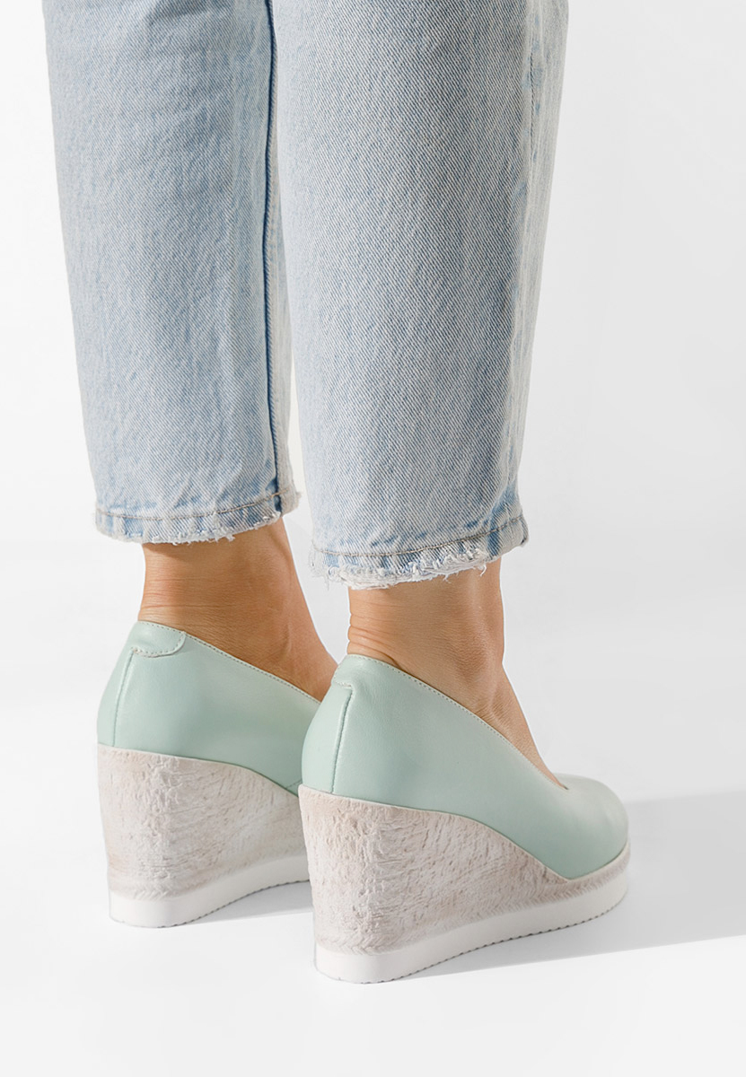 Turkusowe czółenka na koturnie Kaira