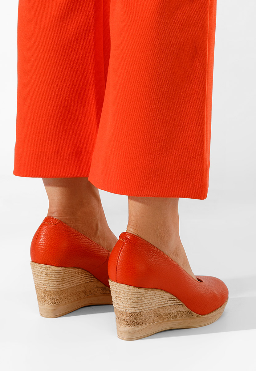 Pomarańczowe czółenka na koturnie Zola