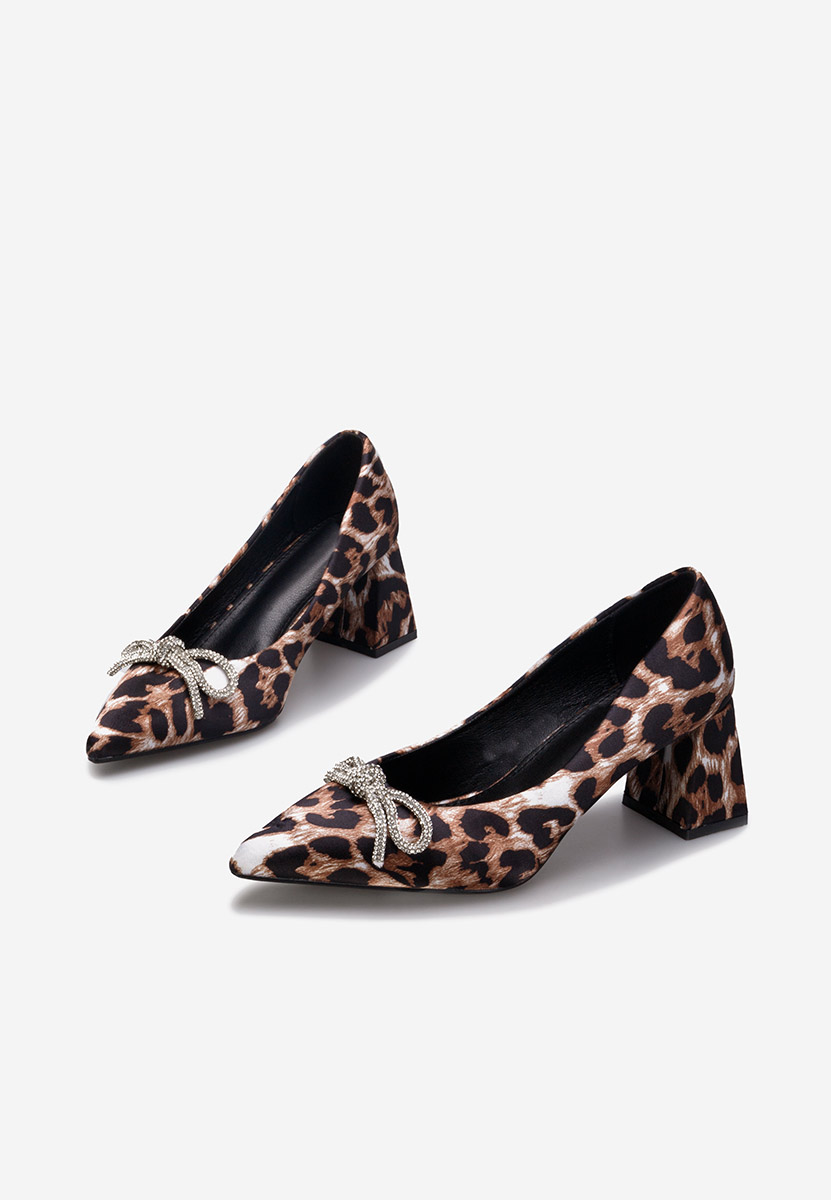 Panterkowe czółenka na słupku Abigale