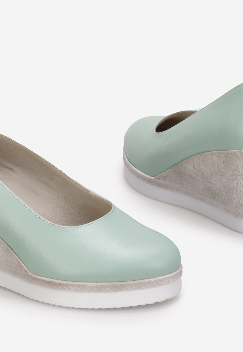 Turkusowe czółenka na koturnie Kaira