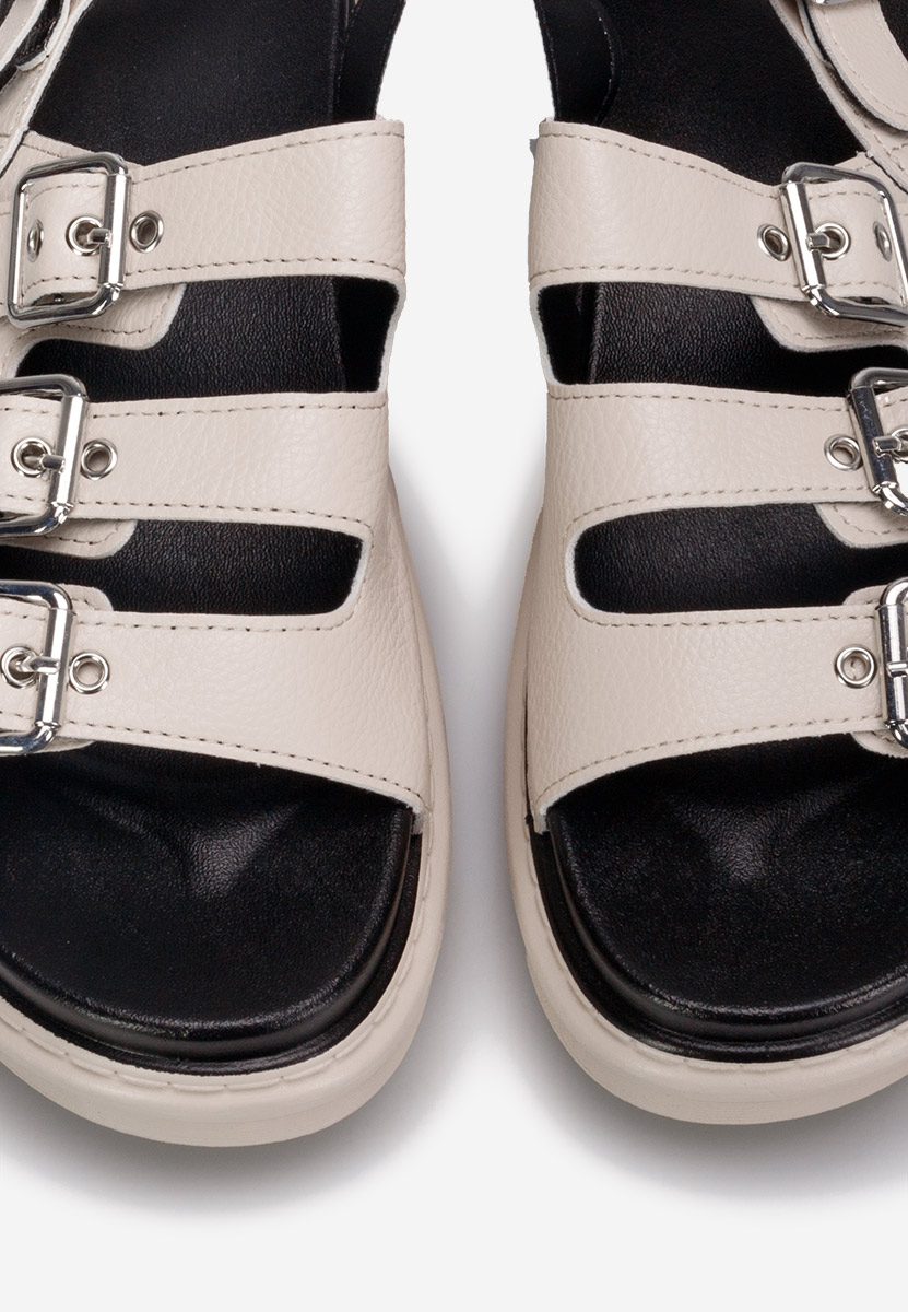 Beżowe sandały na platformie Edena