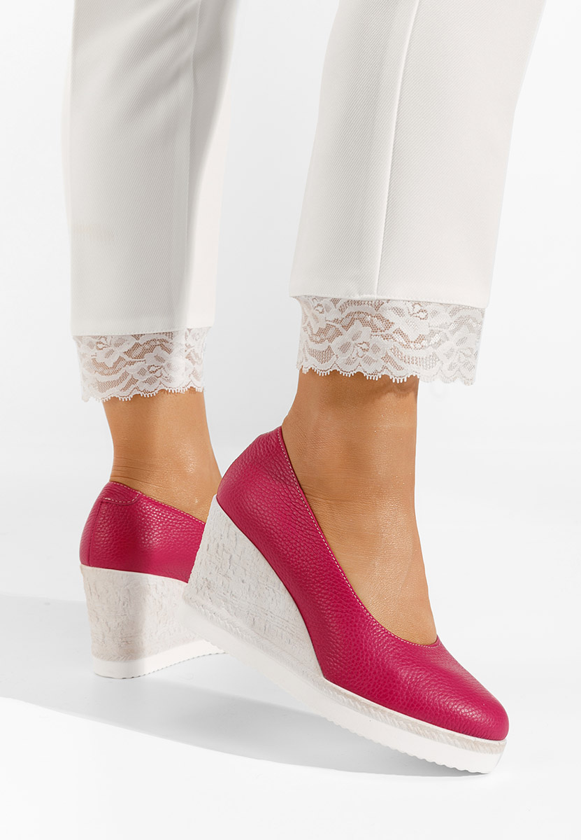 Fuksjowe czółenka na koturnie Kaira