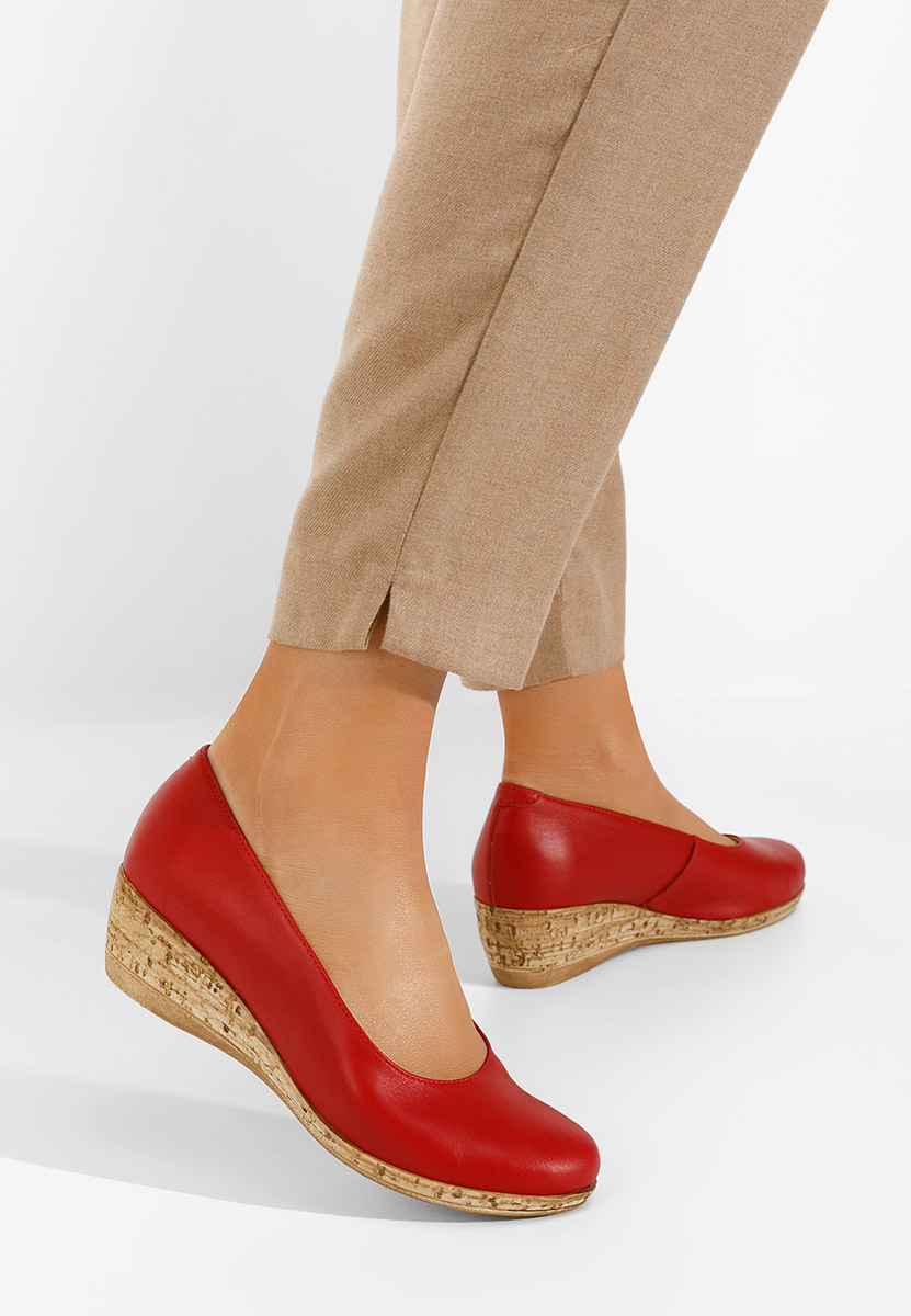 Czerwone czółenka na koturnie Sonia V3
