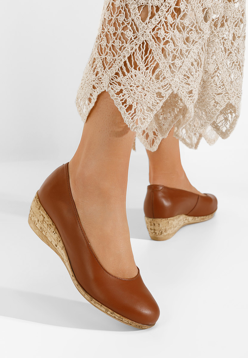 Brązowe czółenka na koturnie Sonia V3