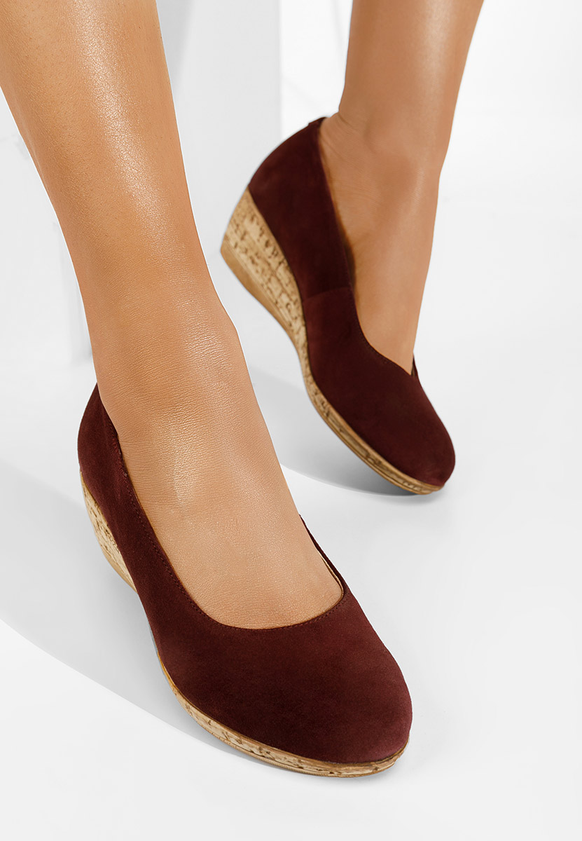 Bordowe czółenka na koturnie Sonia