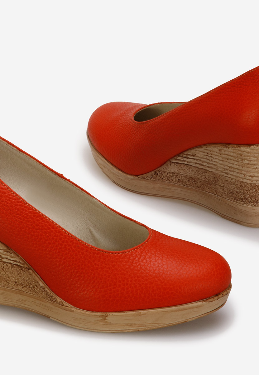 Pomarańczowe czółenka na koturnie Zola