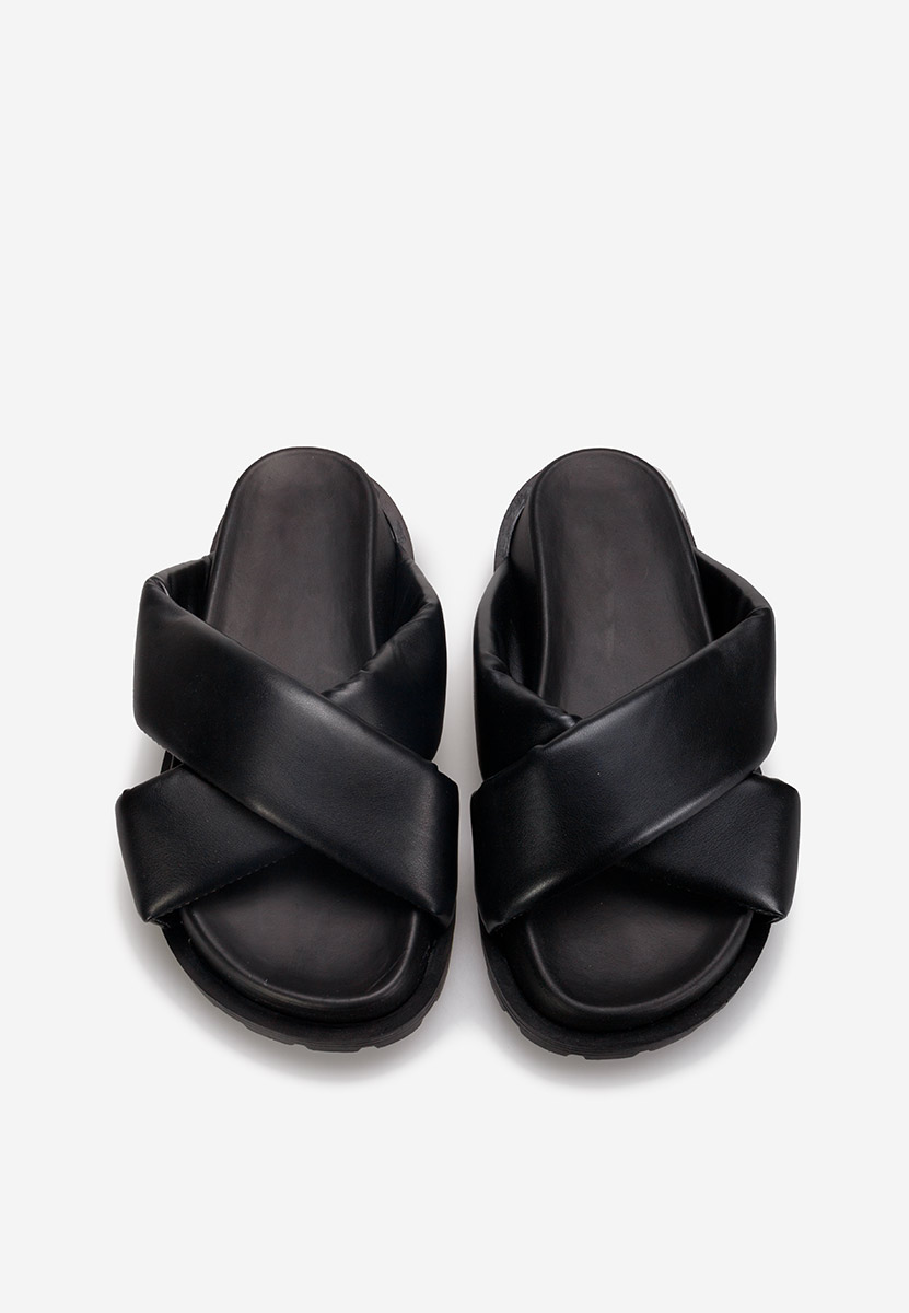 Czarne klapki na platformie Ariola