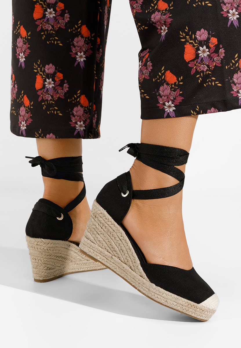 Czarne espadryle na koturnie Vilena