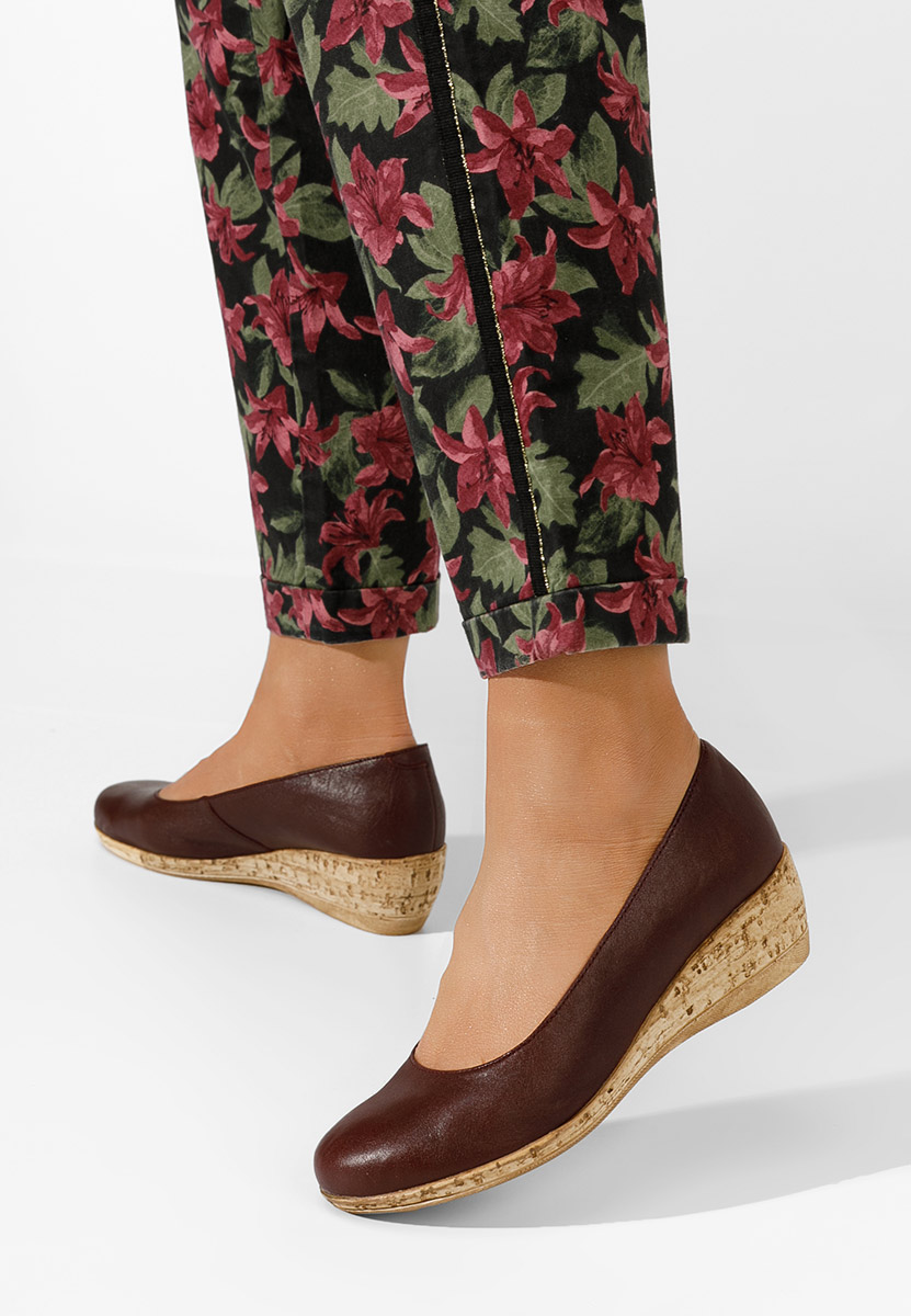 Bordowe czółenka na koturnie Sonia V3