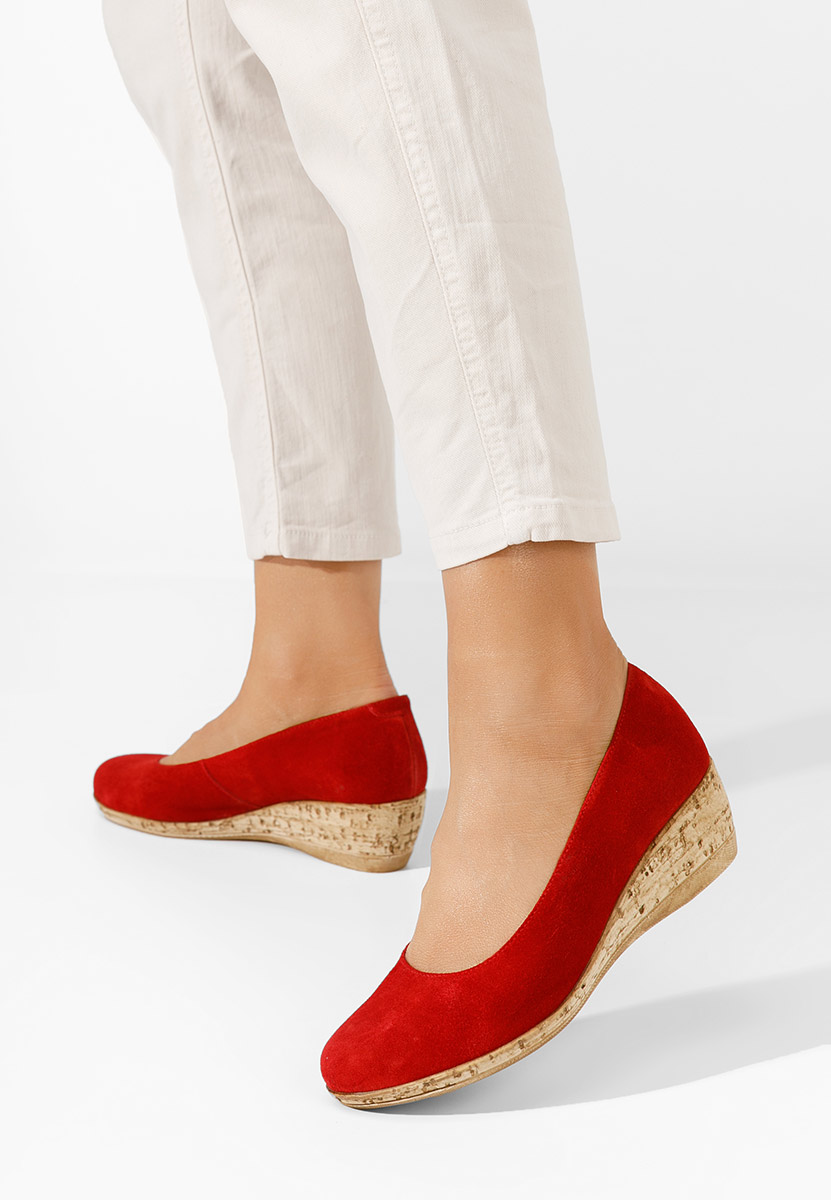 Czerwone czółenka na koturnie Sonia