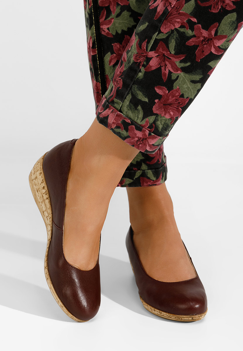 Bordowe czółenka na koturnie Sonia V3