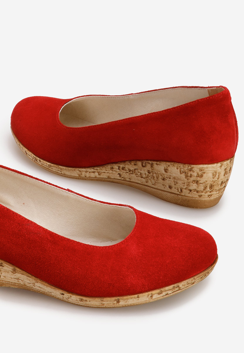 Czerwone czółenka na koturnie Sonia