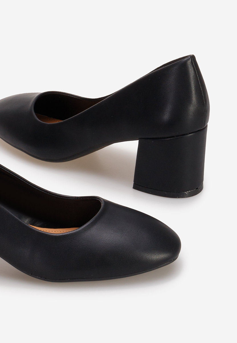 Czarne czółenka na słupku Salora