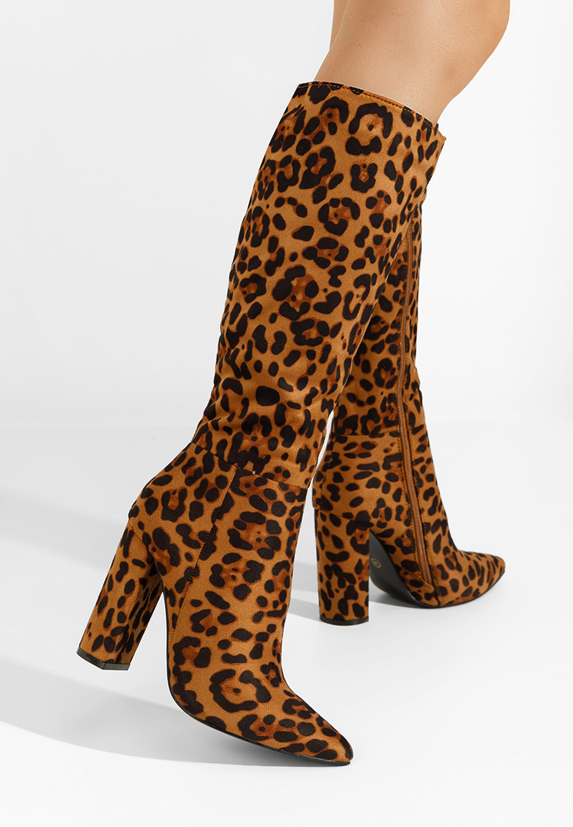 Panterkowe kozaki na słupku Zentha