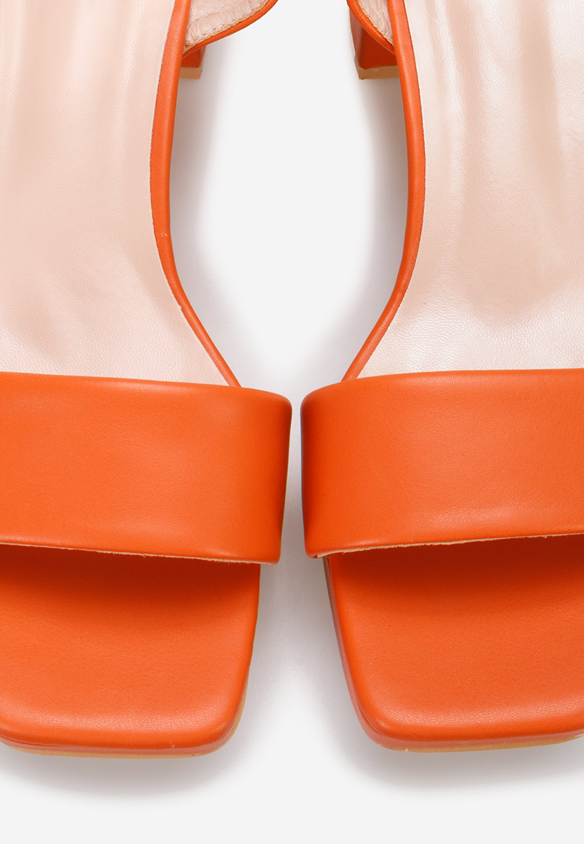 Pomarańczowe sandały na słupku Kaelyn