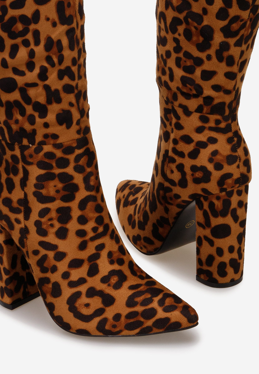 Panterkowe kozaki na słupku Zentha