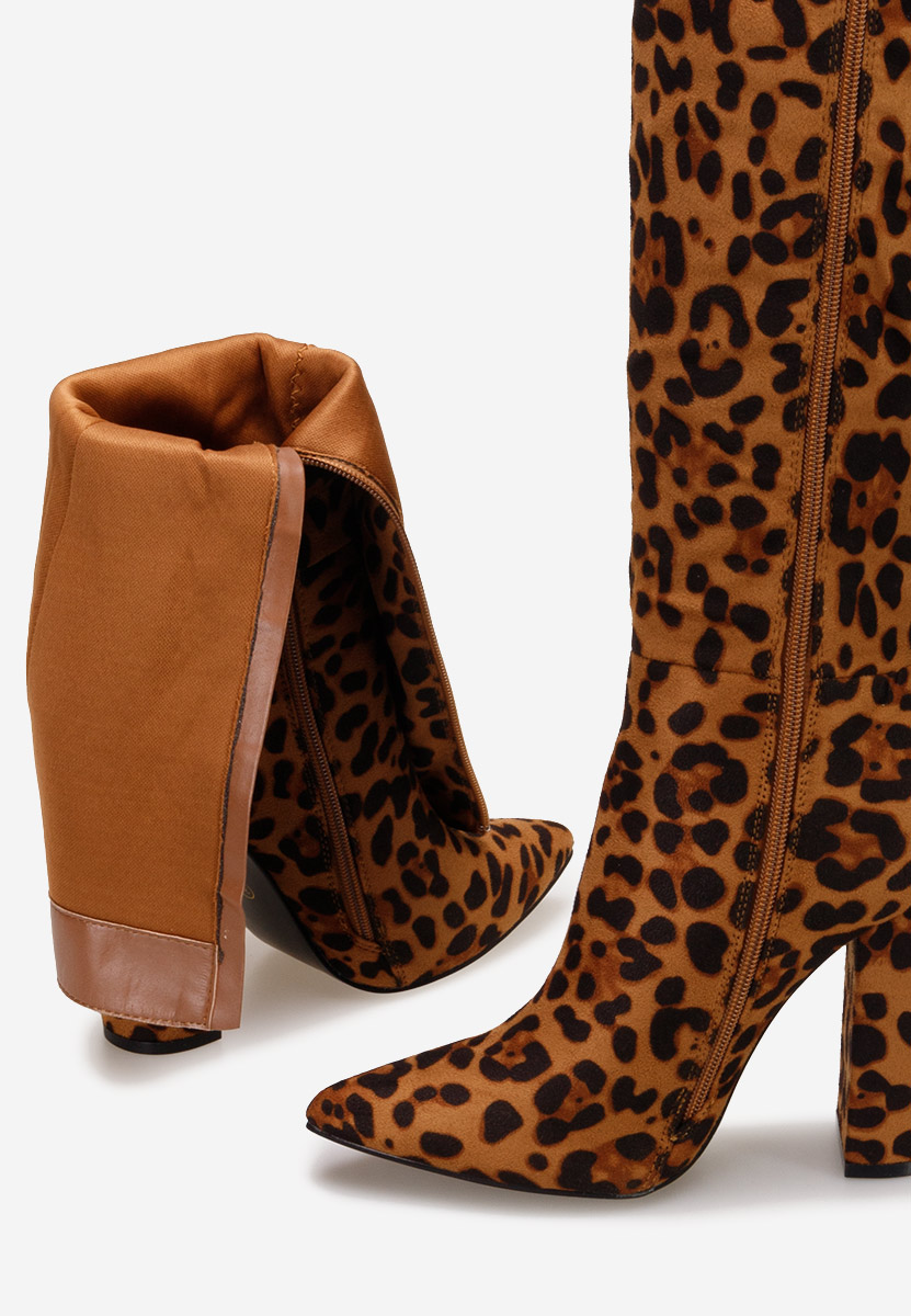 Panterkowe kozaki na słupku Zentha