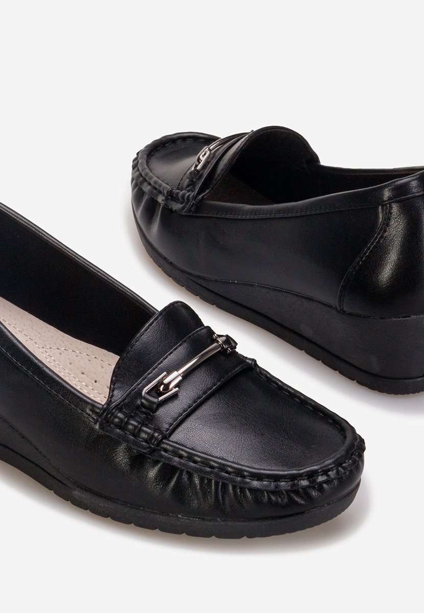 Czarne mokasyny na koturnie Norasea