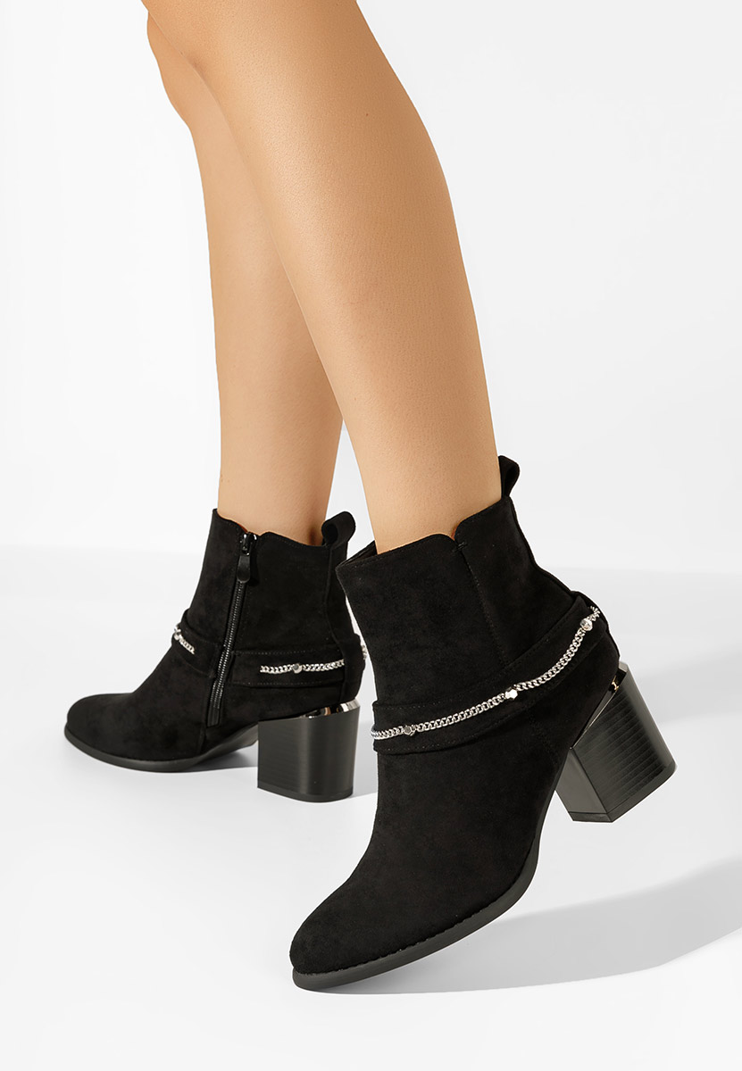 Czarne botki na słupku Katilea