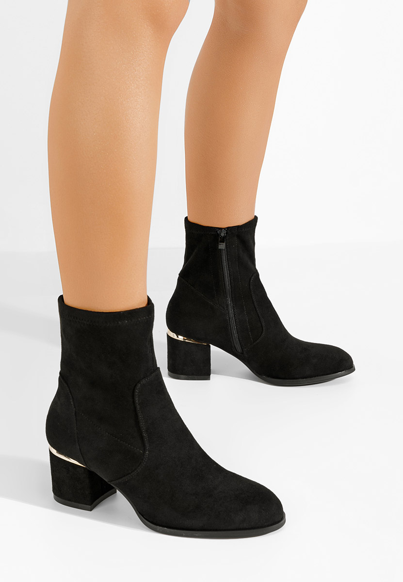 Czarne botki na słupku Sancia